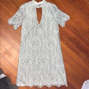 NEVER WORN!! LACE KEYHOLE MINI DRESS